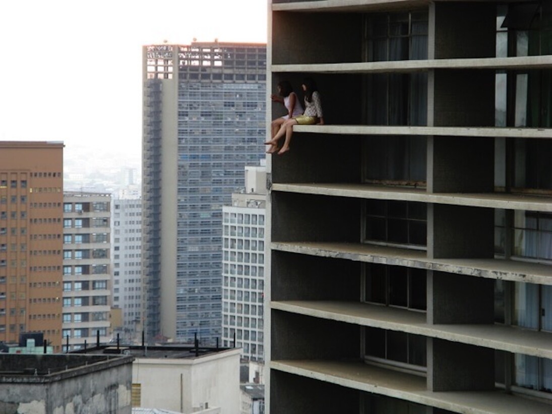 Michelle Williams Gamaker and Julia Kouneski, Scaling Copan, 2009, HD Video, 11 min 33 secs Dimensions variable, 9 C-Type prints
25 x 20.3 cm each, (10 x 8 in) each Ed. 1 of 5 + 2AP (MWJK001.09.1). Courtesy of Annka Kultys 