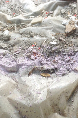Il cantiere che da mesi mi coinvolge, nella sua insensatezza