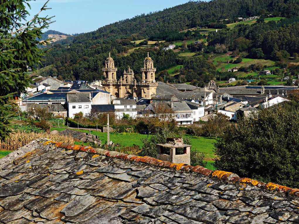 Pueblo en el corazón de Galicia, España
