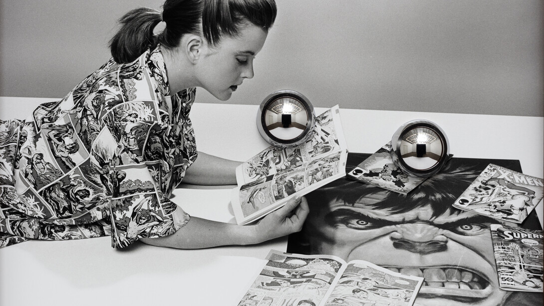 Elad Lassry, Untitled (Girl, Comic), 2015. Silver gelatin print, walnut frame, steel
balls, unique (detail)
