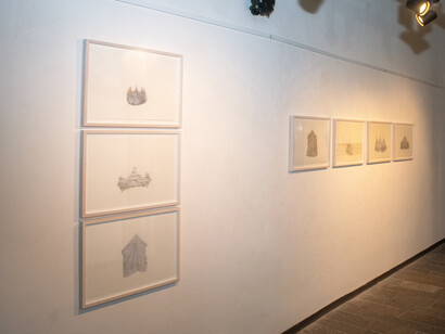 Armida Gandini, Il volo delle falene sull’onda, veduta dell’esposizione. Cortesia di Fondazione L’Arsenale