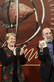Raúl Zurita riceve il Premio di Poesia Iberoamericana (2016)
