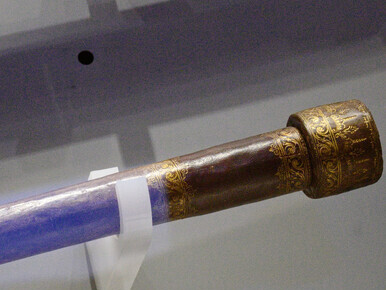 Galileu navegou entre ciência e religião, desafiando visões geocêntricas e interpretações bíblicas da época