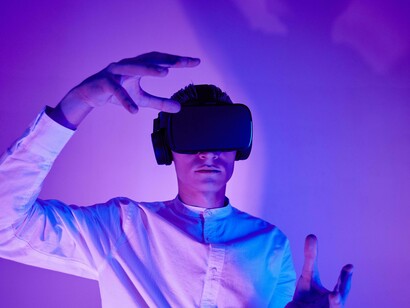 A man trying to make sense of his virtual reality world