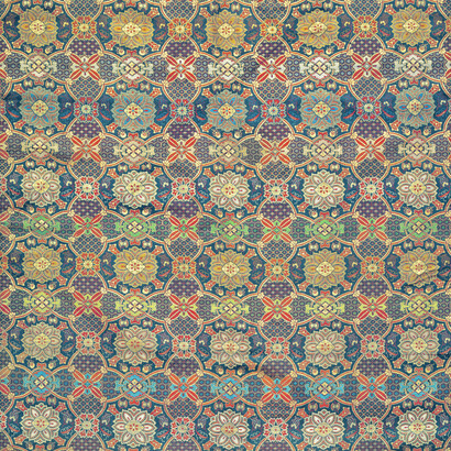 *Nishiki*. Fleurs stylisées, trésors et divers motifs géométriques. Soie, lampas, fond satin ; lamelles de papier doré. Edo tardif, 1751-1800. CB-TJ-1927-14 © Copyright Fondation Baur, Genève 

