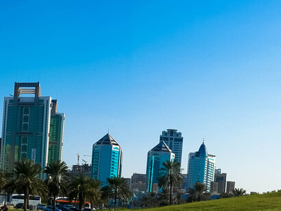 Sharjah es la capital del emirato homónimo. 2015. El emirato comparte funciones legales, políticas, militares y económicas con los demás emiratos de los EAU dentro de un marco federal