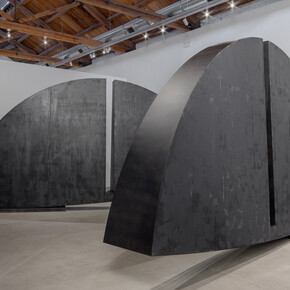 Torkwase Dyson, Of line and memory, exhibition view. Courtesy of Gray Gallery