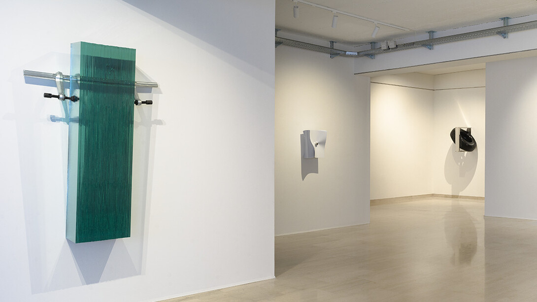 Arcangelo Sassolino, No flowers without contradiction, exhibition view. Courtesy of Repetto Gallery