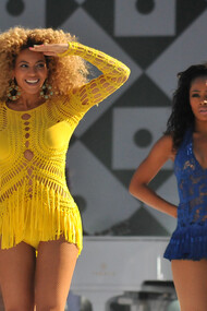 Beyonce. L’icône internationale américaine a souvent confié que lorsqu’elle chante ou qu’elle monte sur scène, elle laisse la place à Sasha, son alter ego, qui ne craint ni les regards, ni l’échec © By Asterio Tecson Good Morning Americas Summer Concert Series - Central Park, Manhattan NYC - 0701/11, CC BY-SA 