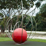 MON without walls. Artists conquer MON’s gardens. Courtesy of Museu Oscar Niemeyer