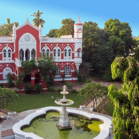 Il restauro di Nandita Ghatge del Madhavbagh Palace, appartenente a Harshala Raje e Shivraj Gaekwad di Baroda, porta la storia nella vita quotidiana