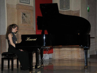 Una pianista 18enne a "Waiting for Pulzella d'Orléans"