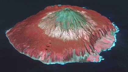 Tristán Acuña, lejana, volcánica y silenciosa