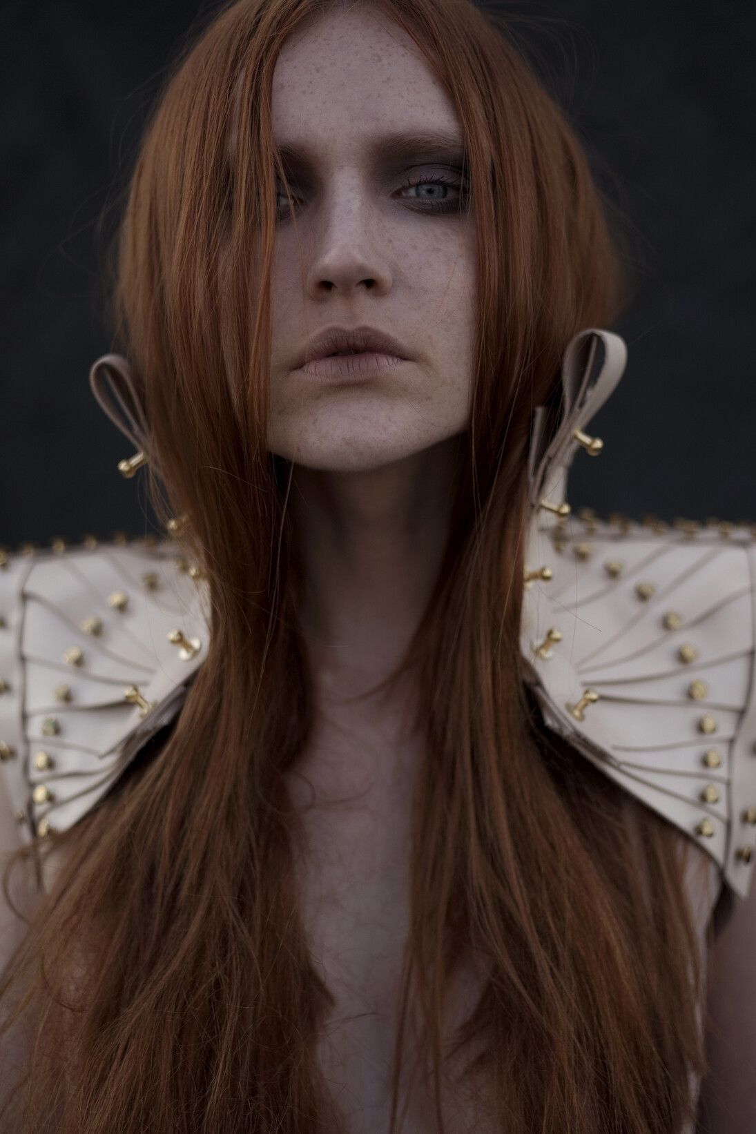 Úna Burke, Hunchback Jacket, Vegetable tanned Bovine leather with brass fittings and screws, photo credit Diego Indraccolo