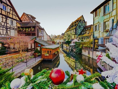 Nascono come fiere per permettere ai cittadini di acquistare beni necessari per l'inverno