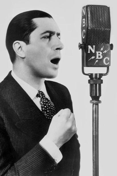 Carlos Gardel, cantante, compositor y actor de cine