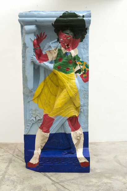 Alain Jacquet, Camouflage Prophète Isaïe, 1963, Huile sur moulage en plâtre / Oil on moulded plaster, 207 x 90 x 33 cm / 81 1/2 x 35 3/8 x 13 in. Courtesy Comité Jacquet et Galerie GP & N Vallois, Paris. Photo : Fabien Jacquet