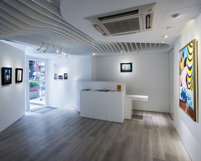 Go Yayanagi, exhibition view. Courtesy of Whitestone Gallery