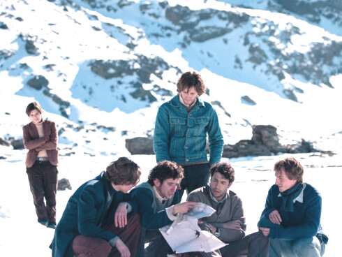 Fotograma de la película 'La sociedad de la nieve' (2023) dirigida por Juan Antonio Bayona