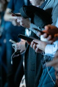 Comprendre les effets des réseaux sociaux sur notre psychologie