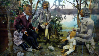 Gabinete de cera con los tres padres de la Revolución Francesa, Franklin, Voltaire y Rousseau, instalado en el Elíseo, 1792. Museo de la Revolución Francesa, Vizille, cerca de Grenoble, Francia