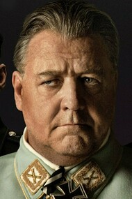 Nuremberg é um filme de ficção, baseado no livro O Nazista e o Psiquiatra de Jack El-Hai que narra a história do psiquiatra Dr. Douglas M. Kelley, convocado pelas forças aliadas para avaliar a saúde mental dos prisioneiros nazistas e assegurar que eles estivessem aptos a enfrentar o julgamento