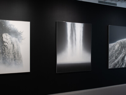 Between Earth and Sky. Courtesy of Sundaram Tagore Gallery