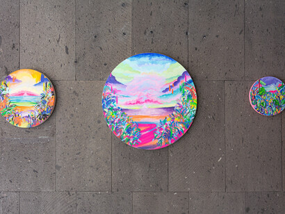 César Urrutia, Saturday night, vista de exhibición. Cortesía de la Galería Hilario Galguera