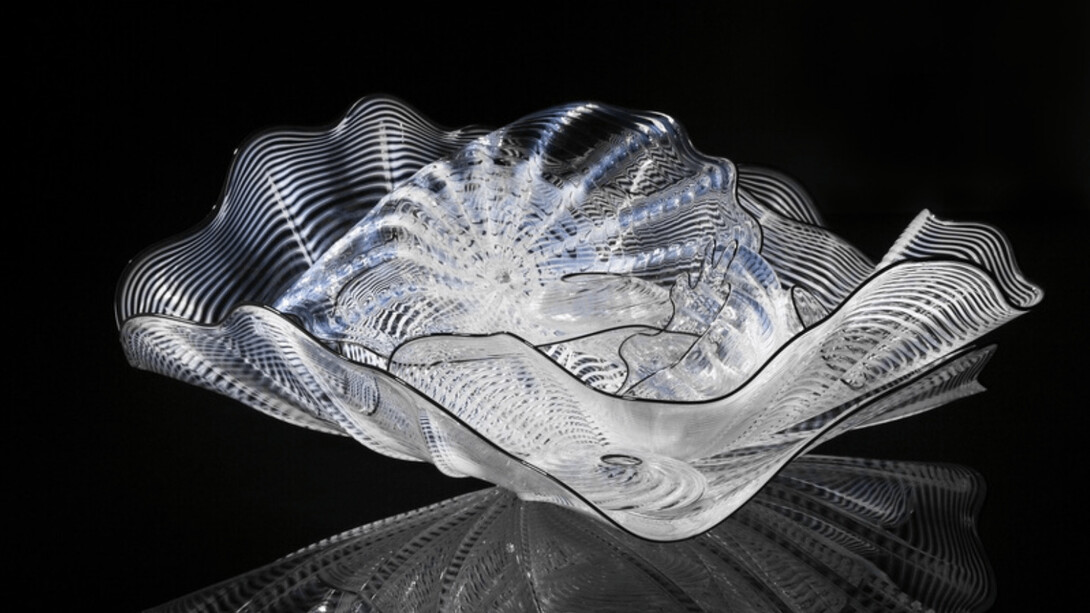 Dale Chihuly, Radiant white persian set with ebony lip wraps, 2015. Courtesy of Leila Heller Gallery