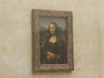 Monalisa, ou também conhecida como A Gioconda, obra de arte exposta no Museu do Louvre em Paris, França, é o resultado da expressão renascentista pelas mãos do pintor italiando Leornardo Da Vinci