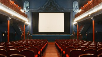 Sala en el cine Doré de Madrid