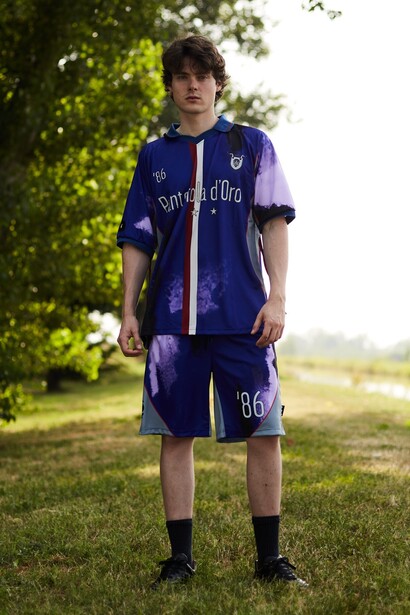 Pantofola d'Oro celebra 140 anni di storia con una speciale capsule collection disegnata da Thebe Magugu a Pitti Uomo 108