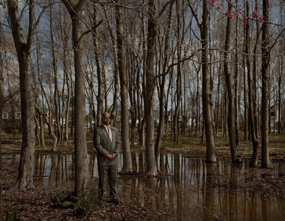 Taryn Simon, Troy Webb, Scene of the crime, The Pines, Virginia Beach, Virginia, Served 7 years of a 47-year sentence for Rape, Kidnapping and Robbery, The Innocents, 2002, Archival inkjet print / 121,9 x 157,5 cm, Courtesy of the artist © 2014 Taryn Simon