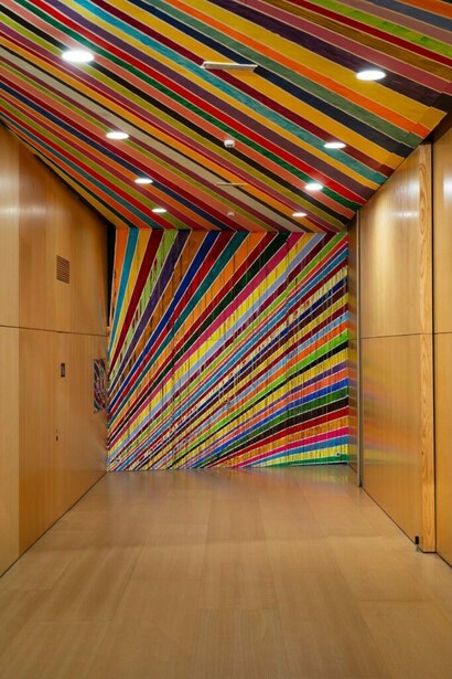 Markus Linnenbrink, Whatwethinkasinsignificantprovidesthepurestairwebreathe, vista de exhibición. Cortesía de Es Baluard Museu d'Art Contemporani de Palma