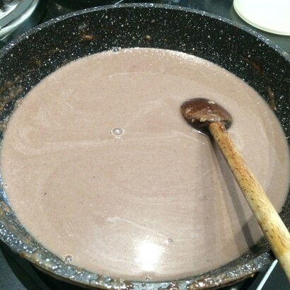 Préparation du roux pour lier la sauce
