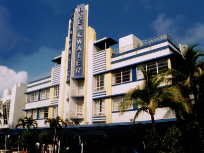 Hotel Breakwater, en Ocean Drive, distrito arquitectónico de Miami Beach, también conocido como distrito Art Deco de Miami Beach, Florida, EE. UU.