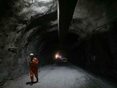 Minero en El Teniente, la mina subterránea de cobre más grande del mundo