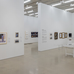 Varios artistas, Cuerpo xican-a.o.x., vista de exhibición. Cortesía del Pérez Art Museum Miami