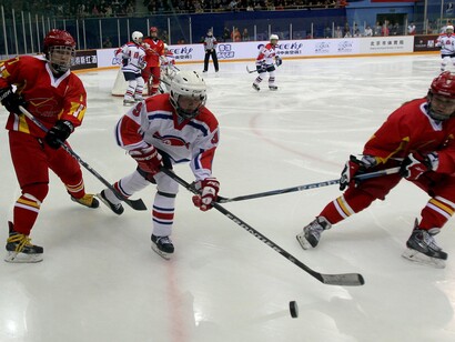 Un momento di una partita di hockey