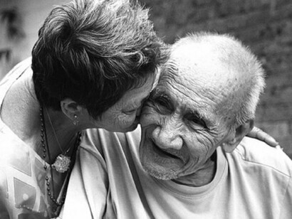 El alzhéimer es una enfermedad cerebral que causa que las personas que lo padecen vayan perdiendo la memoria