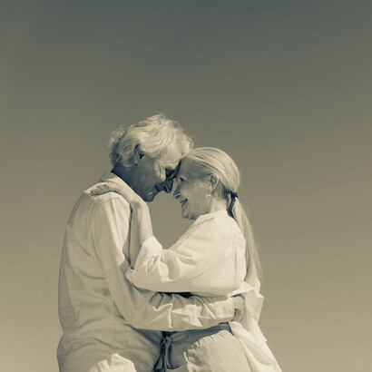 El matrimonio, vivido como entrega mutua, transforma la vida ordinaria en un espacio concreto donde el amor se vuelve vocación