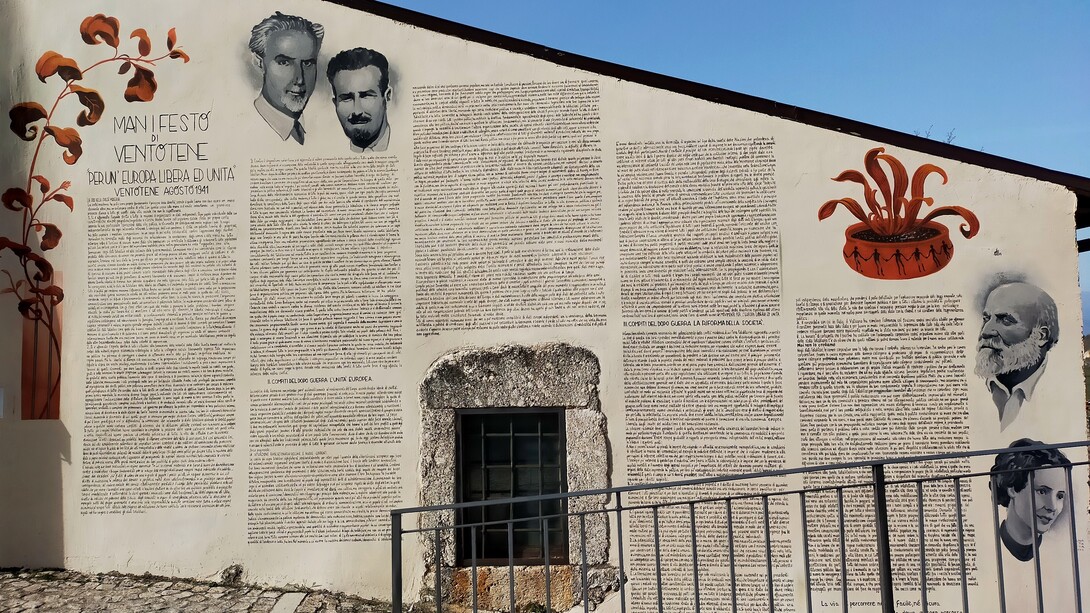 Murale dedicato al Manifesto di Ventotene ad Aielli, Abruzzo, Italia