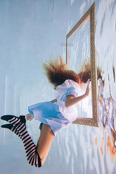 Elena Kalis - Alice e lo specchio