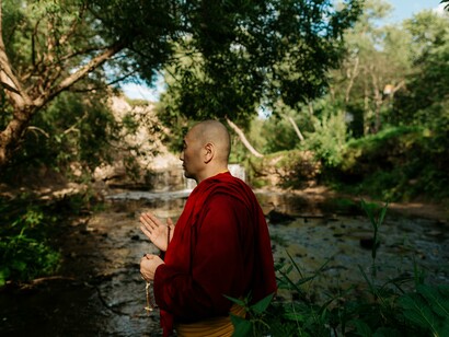 O monge Dalai Lama é considerado pelos fanáticos Budistas Tibetanos a reencarnação de Sidarta Gautama