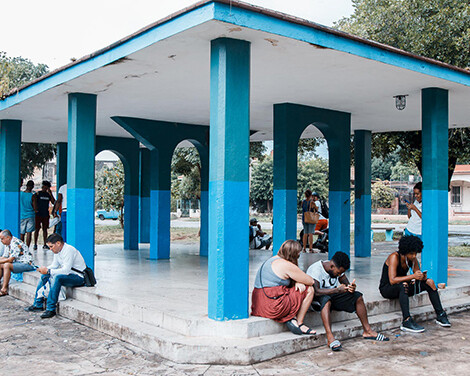 Resolviendo. Courtesy of Annenberg Space for Photography