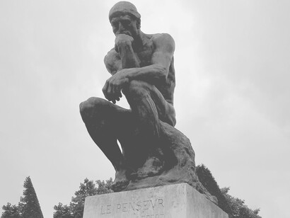 Il pensatore, Auguste Rodin, (1880-1902). Tutti i pensieri, per deboli e insignificanti che siano, costituiscono una realtà