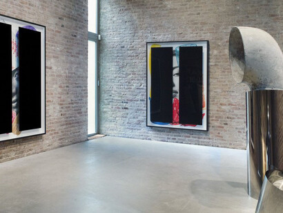 Kathryn Andrews, Exhibition view. Courtesy of König Galerie