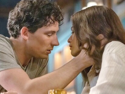 Mike Faist e Zendaya in una scena del film. Mike Faist è diventato famoso per la sua interpretazione di Riff nel film West Side Story di Steven Spielberg, un ruolo che gli è valso una nomination ai BAFTA. In Challengers, Faist interpreta Art, il marito del personaggio di Zendaya, un ex tennista che lotta con il proprio passato e la complessa dinamica del triangolo amoroso