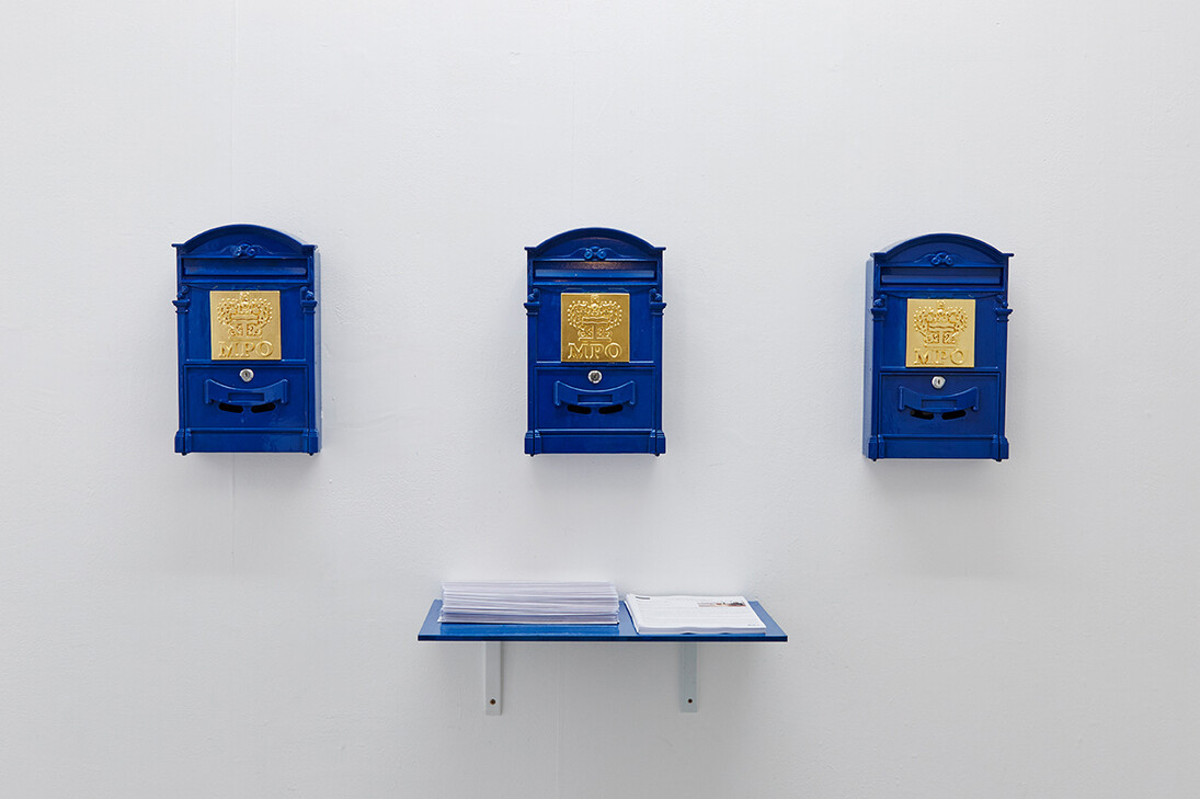 Saya Kubota, "Missing Post Office PO BOX", 2015, PO BOX, plaster, gold leaf © Saya Kubota (collaboration with Takako Jin) 