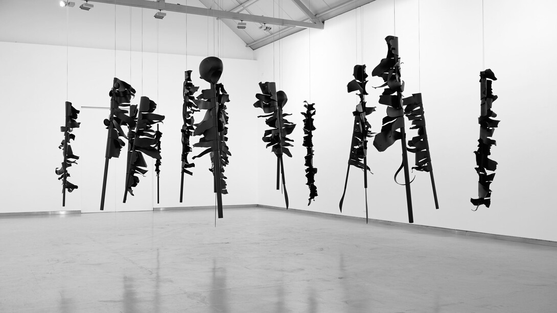 Rui Chafes, Acredito em tudo (I believe in everything), exhibition view. Courtesy of Galeria Filomena Soares